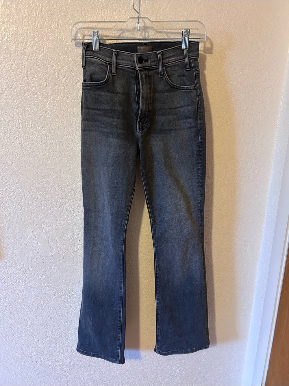 MOTHER Lil Hustler Heel in Magic 8 Ball Gray High-Rise Flare Jeans - Picture 4 of 7